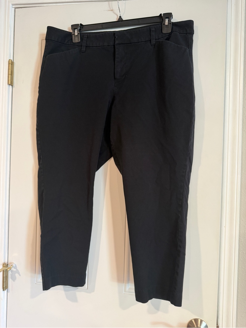 Old Navy Women’s Black Chinos - Slim Straight